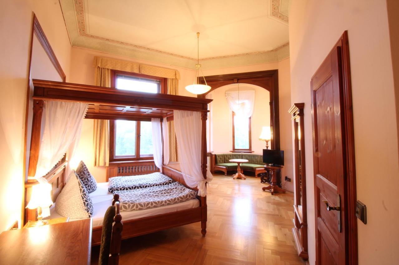 Schloss Gattersburg Hotel กริมมา ภายนอก รูปภาพ